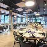Park & Modar Hotel