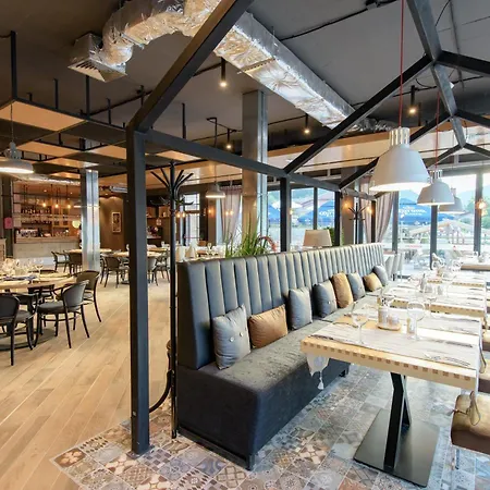 парк модър Hotel 4*