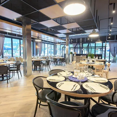 Park & Modar Hotel