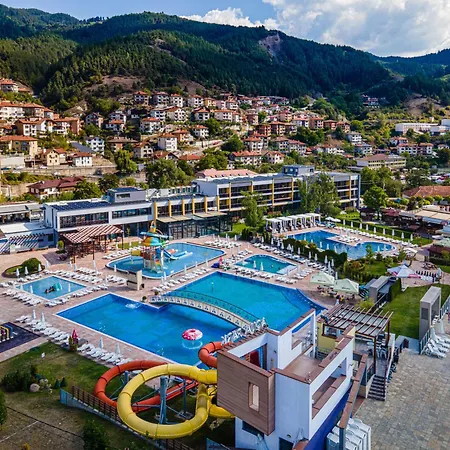 парк модър 4* Devin