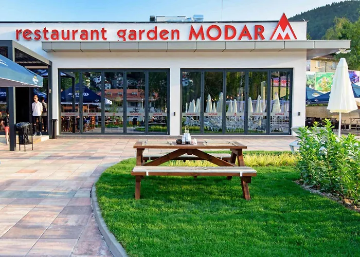 парк модър Hotel 4*