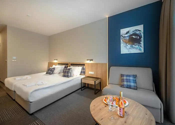 парк модър Hotel Devin