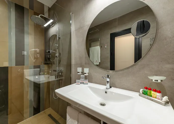 Hotel парк модър Devin