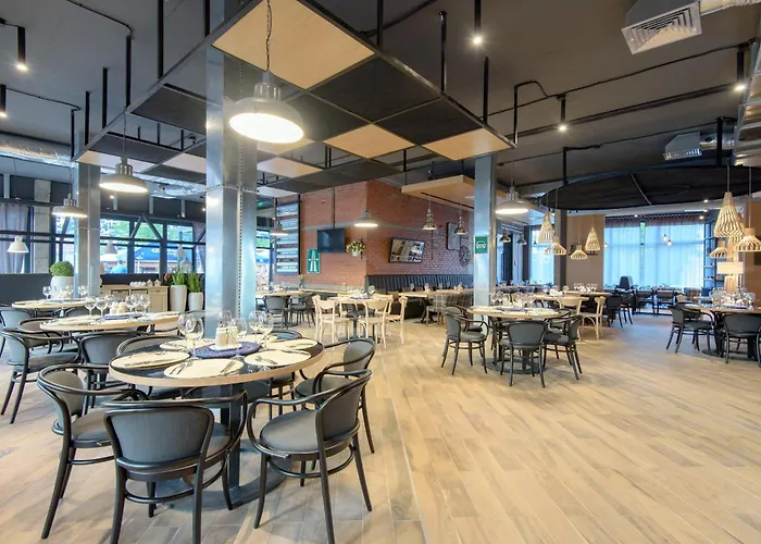 Hotel парк модър Devin