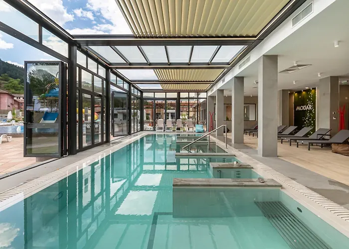 парк модър 4*